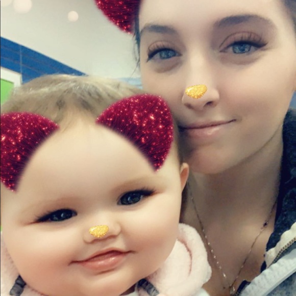 Meet your Posher, Erica - Picture 1 of 1